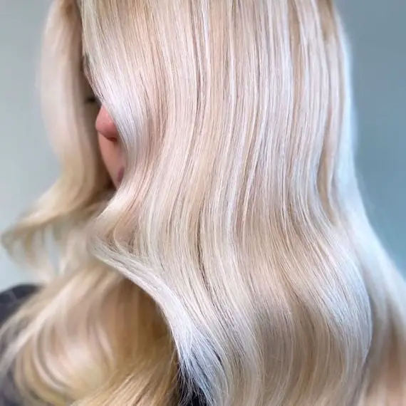 Long Hair With Bright Platinum Blonde Highlights Long Hair With Bright Platinum Blonde Highlights — Simple Platinum Highlights