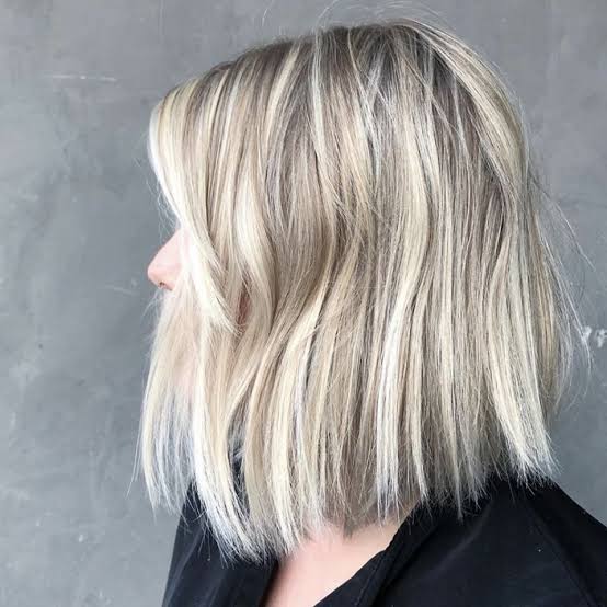 Chin-Length Bob With Platinum Highlights and Side Bangs Chin-Length Bob With Platinum Highlights and Side Bangs — Simple Platinum Highlights