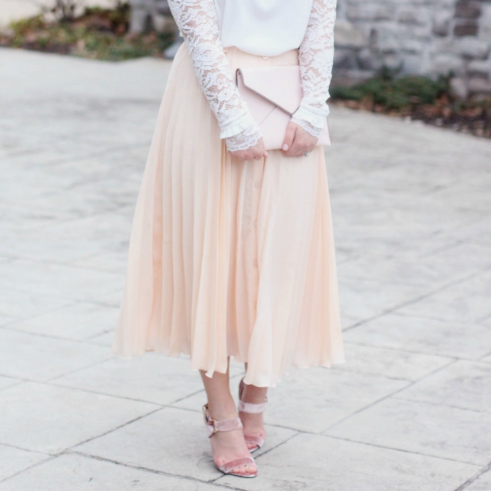 Pale Peach Pleated Midi Skirt with Lace Top Pale Peach Pleated Midi Skirt with Lace Top — Simple Pleated Skirt Outfits