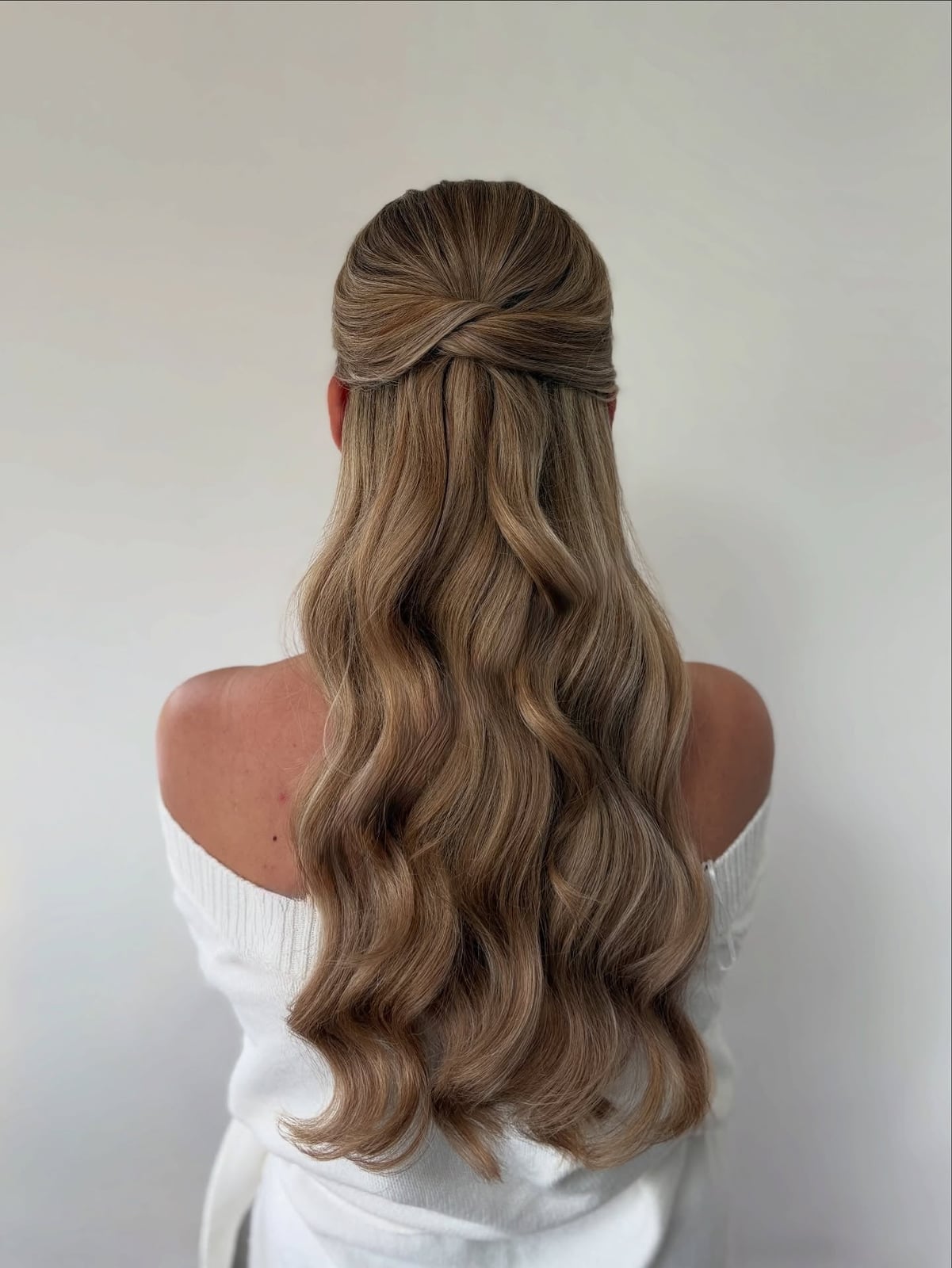 Mid-Back Wavy Side Braid Mid-Back Wavy Side Braid — Simple Professional Hairstyles