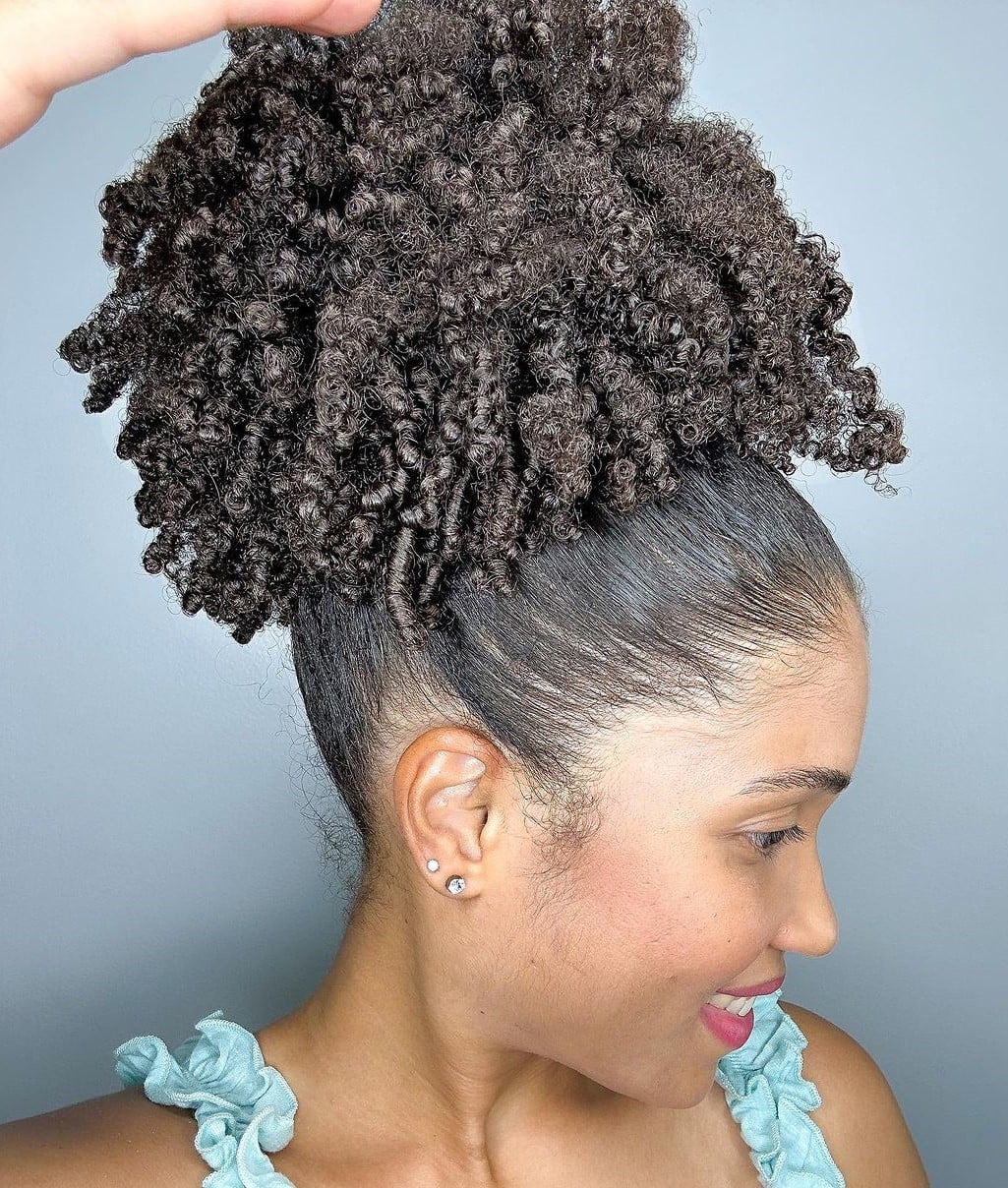Voluminous Curly High Puff Dark Brown Voluminous Curly High Puff Dark Brown — Simple Puff Hairstyles