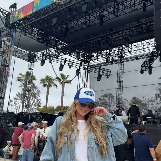 Denim Jacket With Trucker Hat Denim Jacket With Trucker Hat — Simple Rap Concert Outfits