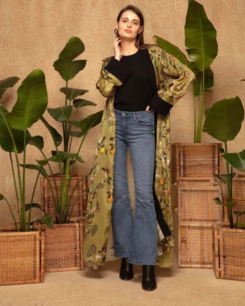 Flared Jeans with a Floral Print Duster Flared Jeans with a Floral Print Duster — Simple Road Trip Outfits