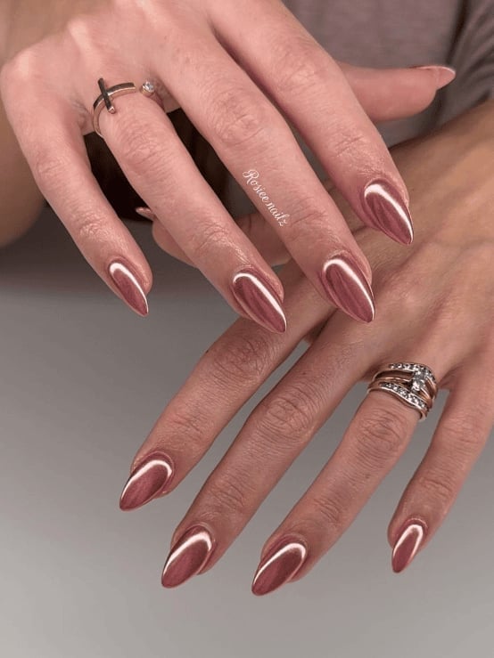 Rose Gold Chrome Medium Almond Nails Rose Gold Chrome Medium Almond Nails — Simple Rose Gold Nails