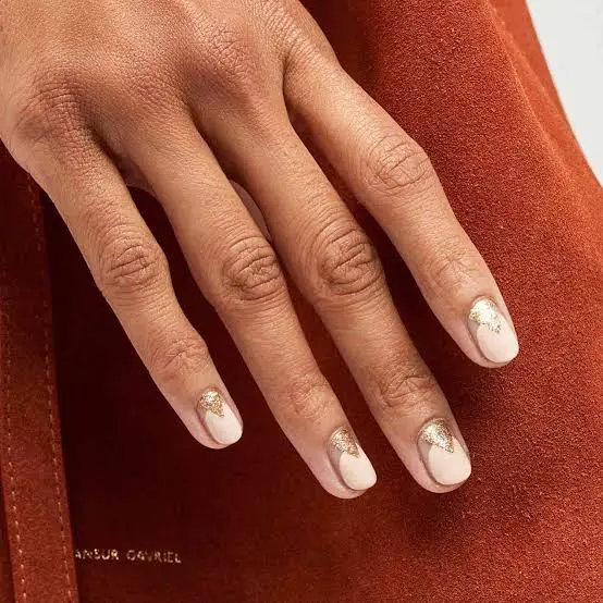 Short Square Nude Pink with Gold Foil Geometry Short Square Nude Pink with Gold Foil Geometry — Simple Rose Gold Nails