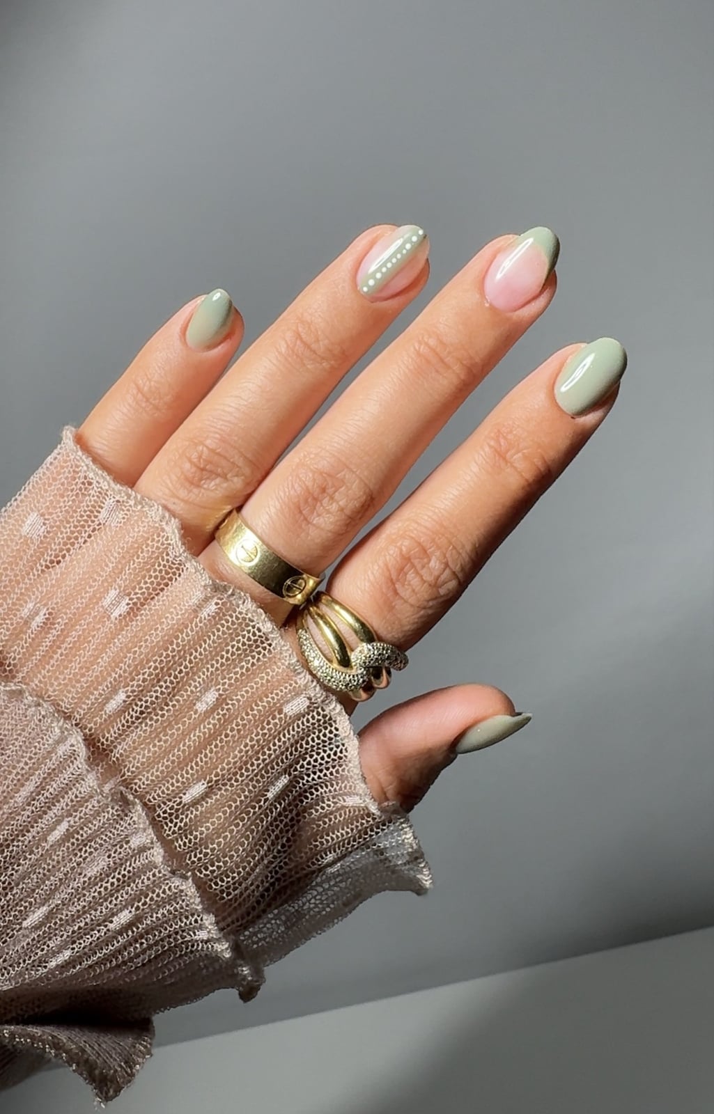 Minimalist Sage Green Accents Oval Nails Minimalist Sage Green Accents Oval Nails — Simple Sage Nails