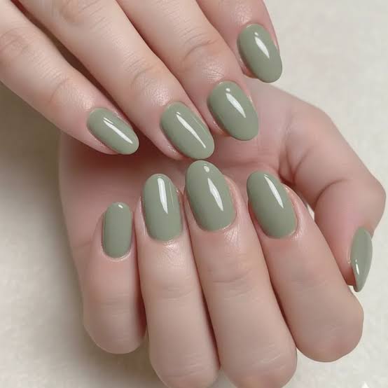 High-Gloss Sage Green Short Oval Nails High-Gloss Sage Green Short Oval Nails — Simple Sage Nails