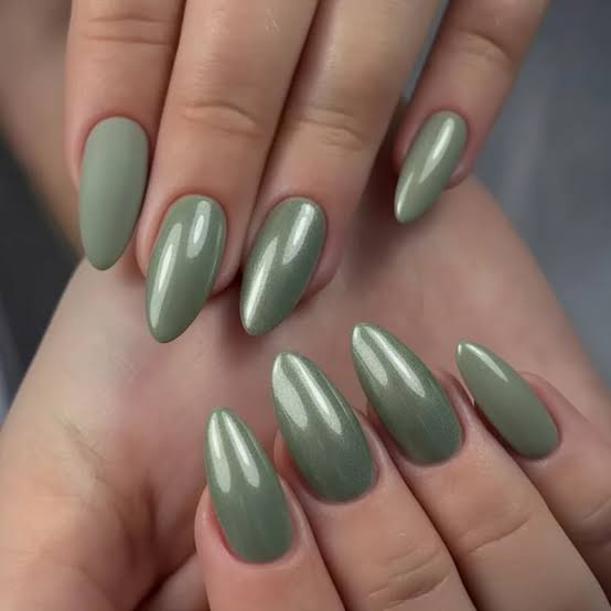 Elegant Sage Green Short Almond Nails, Close-Up Take Elegant Sage Green Short Almond Nails, Close-Up Take — Simple Sage Nails