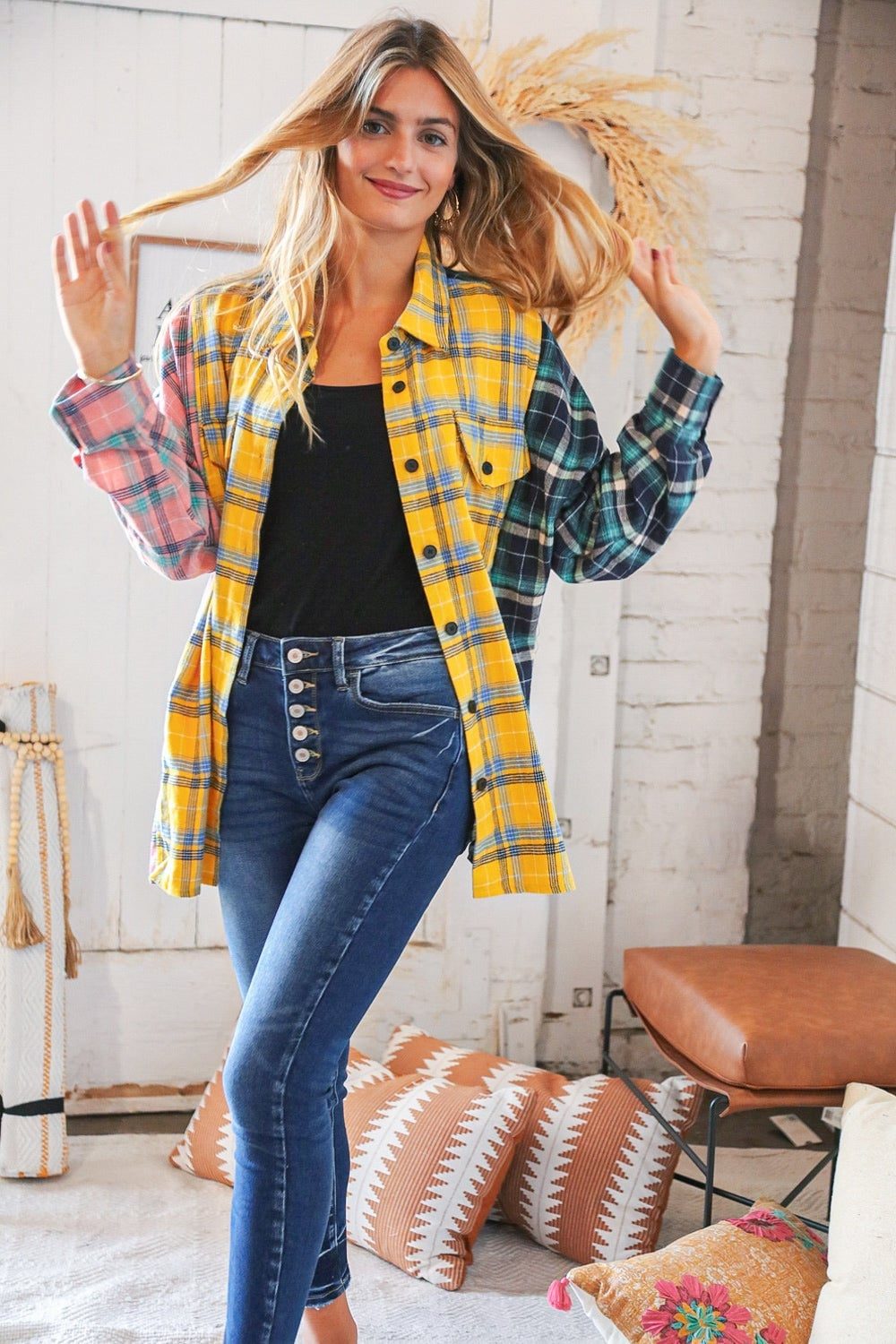 Color Block Plaid Shirt with Black Tank and Skinny Jeans Color Block Plaid Shirt with Black Tank and Skinny Jeans — Simple Shacket Outfits