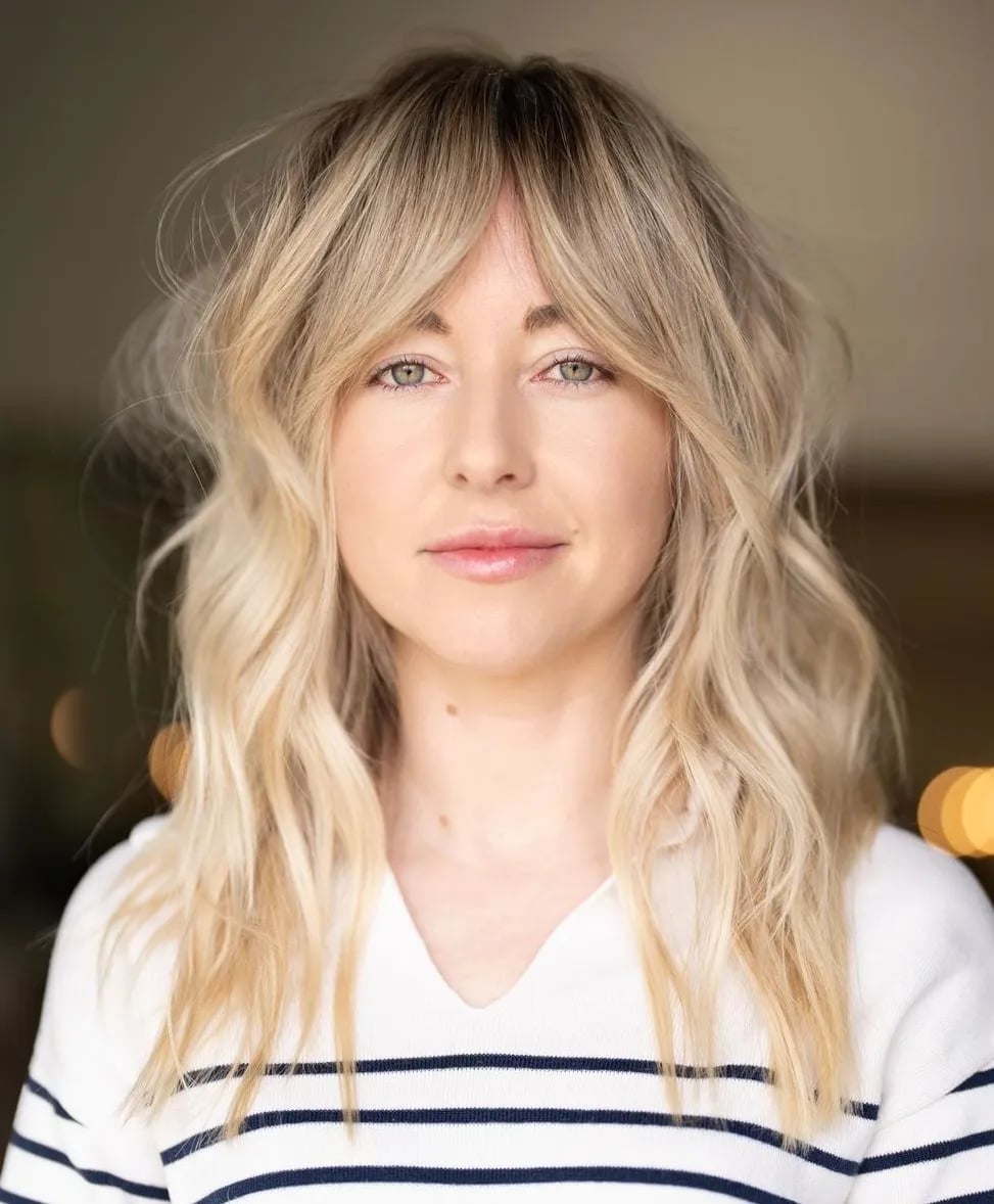 White and Navy Striped Top with Visible Dark Roots White and Navy Striped Top with Visible Dark Roots — Simple Shadow Root