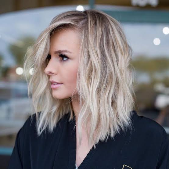 Black Top with Platinum Blonde Wavy Shadow Root Hair Black Top with Platinum Blonde Wavy Shadow Root Hair — Simple Shadow Root