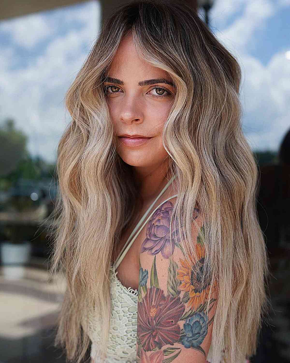 Light Green Lace Top with Shadow Root Blonde Hair Light Green Lace Top with Shadow Root Blonde Hair — Simple Shadow Root