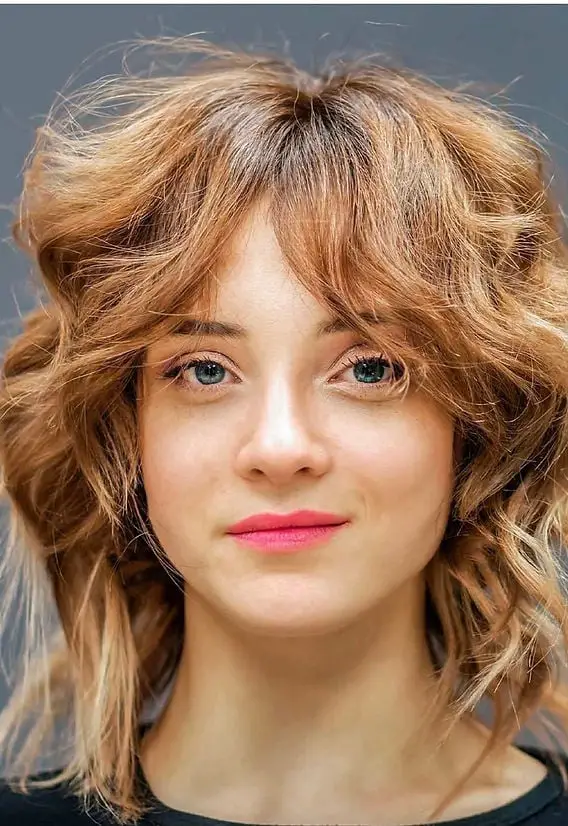 Collarbone Shag With Honey Blonde Root Shadow Collarbone Shag With Honey Blonde Root Shadow — Simple Shag Hairstyles