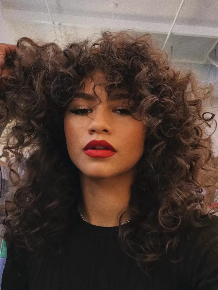 Textured Collarbone Shag With Dark Blonde Balayage Textured Collarbone Shag With Dark Blonde Balayage — Simple Shag Hairstyles
