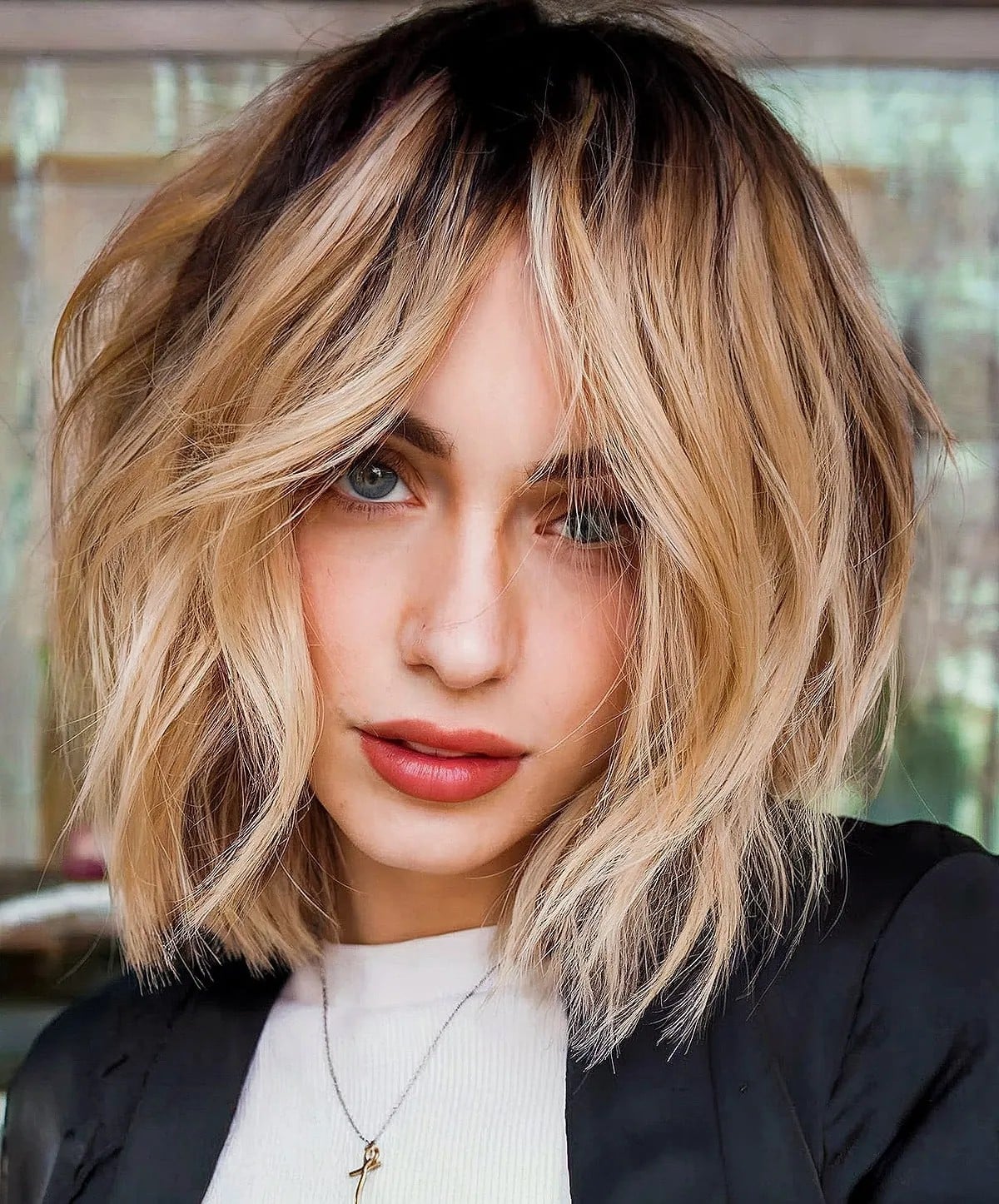 Collarbone Shaggy Bob With Blonde Balayage Collarbone Shaggy Bob With Blonde Balayage — Simple Shaggy Bob