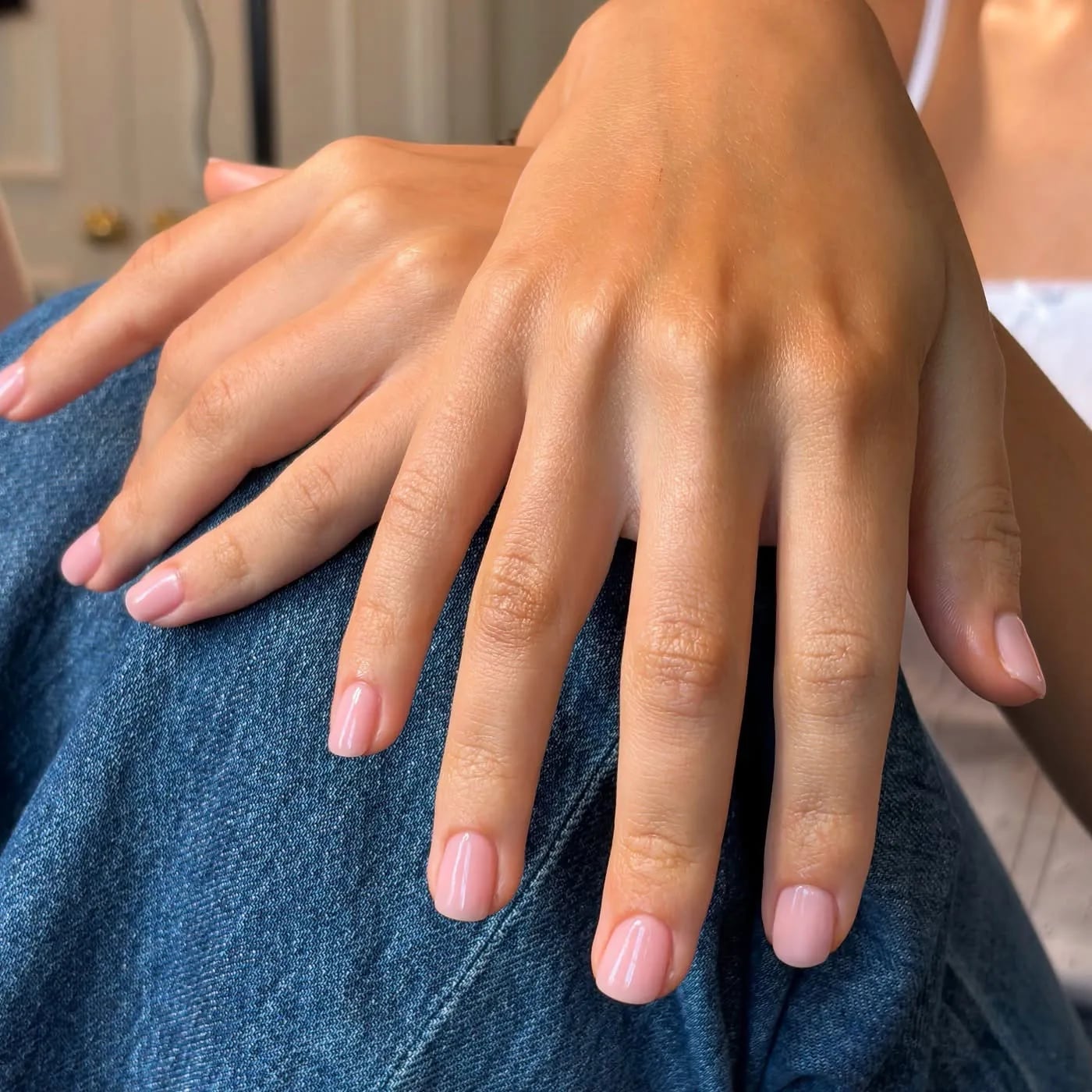 Sheer Pale Pink Short Square Jelly Nails, Close-Up Take Sheer Pale Pink Short Square Jelly Nails, Close-Up Take — Simple Sheer Nails