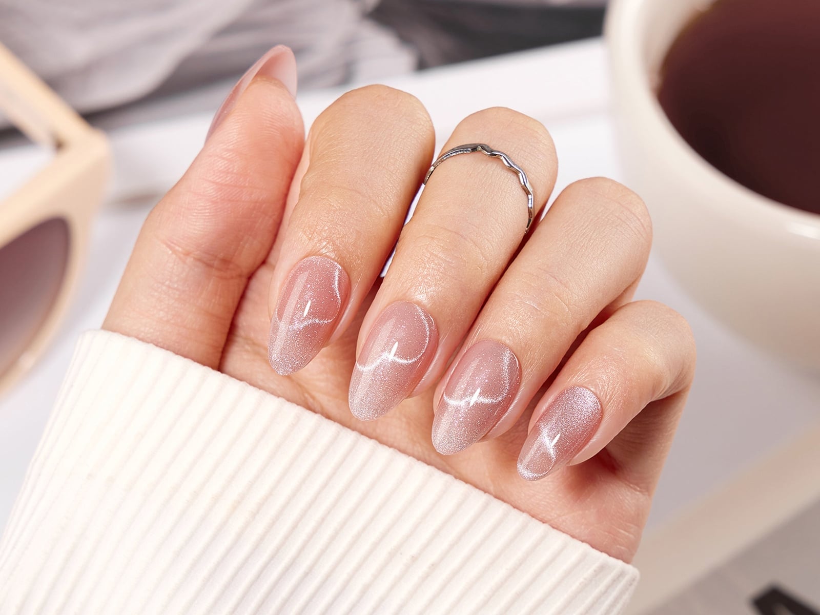 Sheer Pink Shimmer Medium Oval Nails with White Lines Sheer Pink Shimmer Medium Oval Nails with White Lines — Simple Sheer Nails