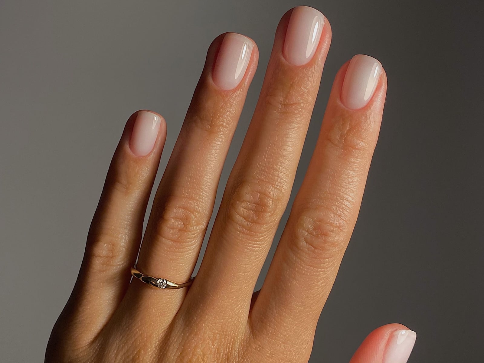 Sheer Milky Nude Jelly Short Oval Nails Sheer Milky Nude Jelly Short Oval Nails — Simple Sheer Nails