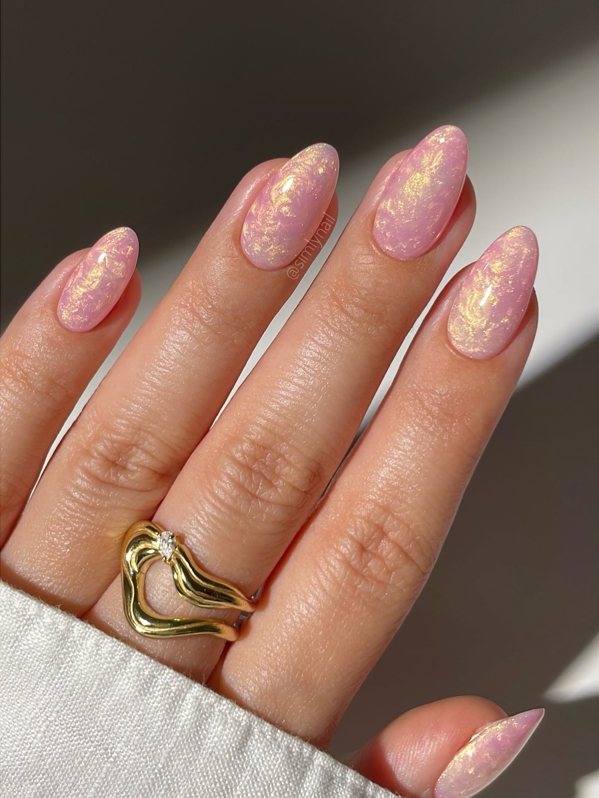 Vibrant Pink Gold Shimmer Short Almond Nails — Simple Shimmer Nails