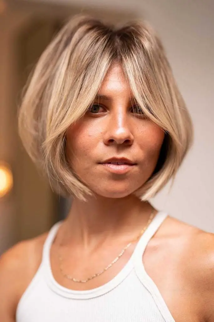 Chin Length Bob With Wavy Fine Texture Chin Length Bob With Wavy Fine Texture — Simple Short Bob Hairstyles