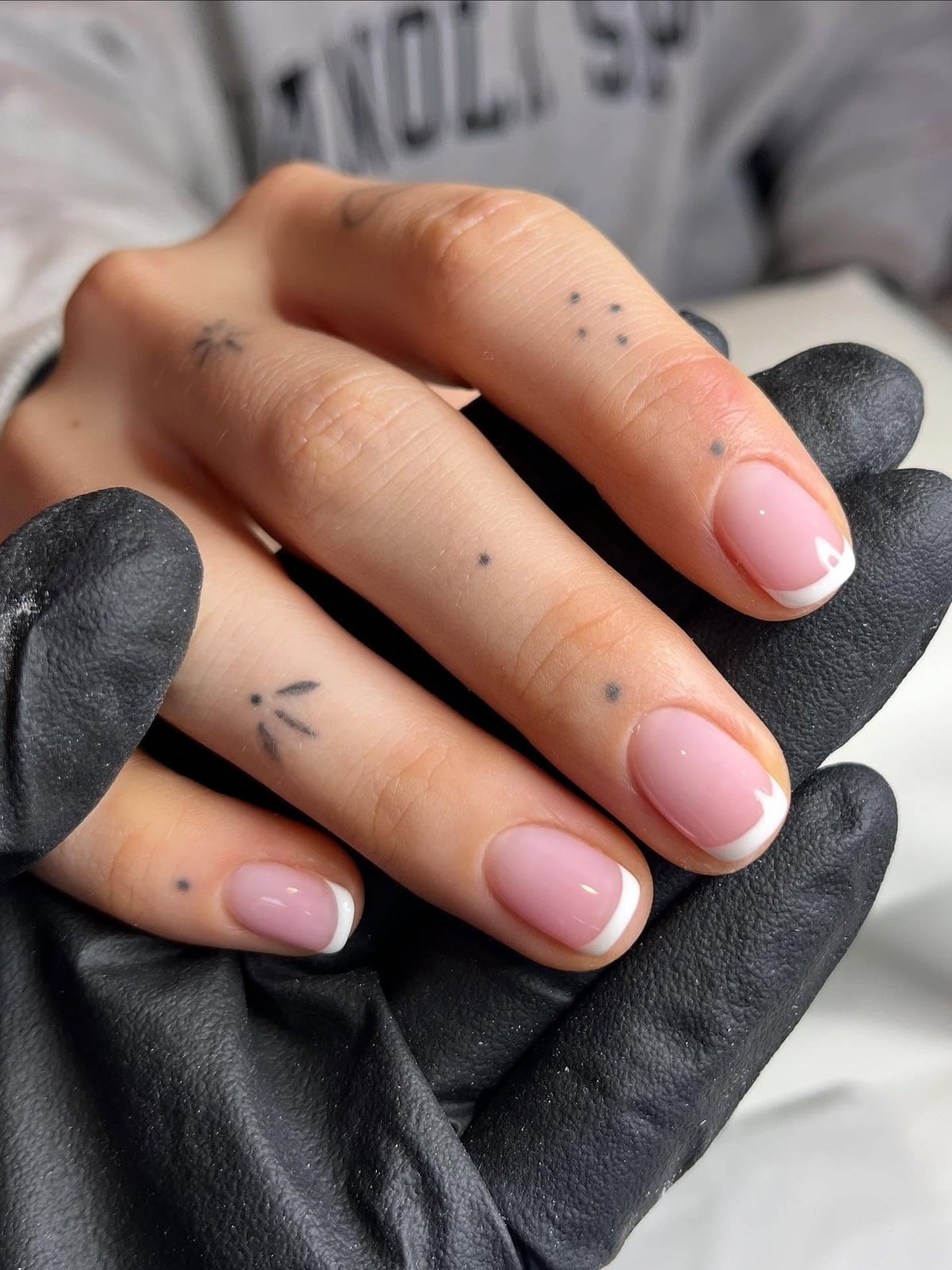 13 Simple French Tip Nail Ideas That Feel Fresh 2026 – CreativeBooster
