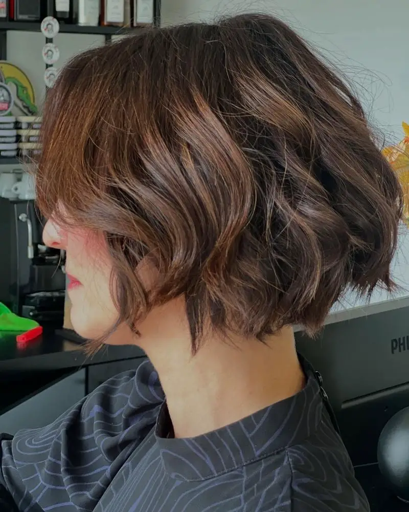 Bob With Face-Framing Layers and Dark Brown With Subtle Highlights Bob With Face-Framing Layers and Dark Brown With Subtle Highlights — Simple Short Hair Haircuts