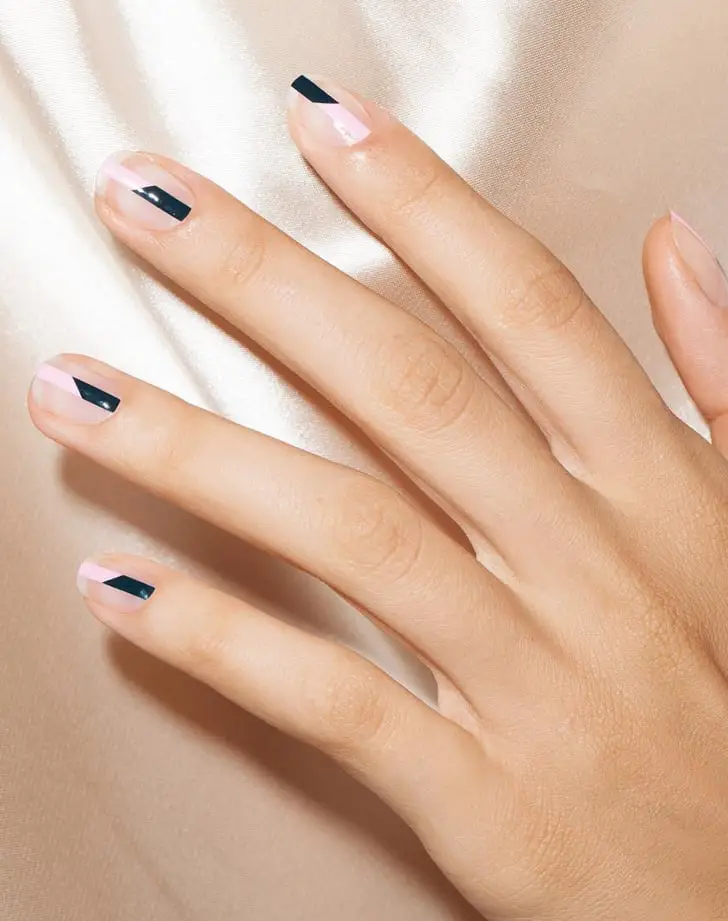 Short Square Nails With Geometric Shapes Short Square Nails With Geometric Shapes — Simple Short Nail Art