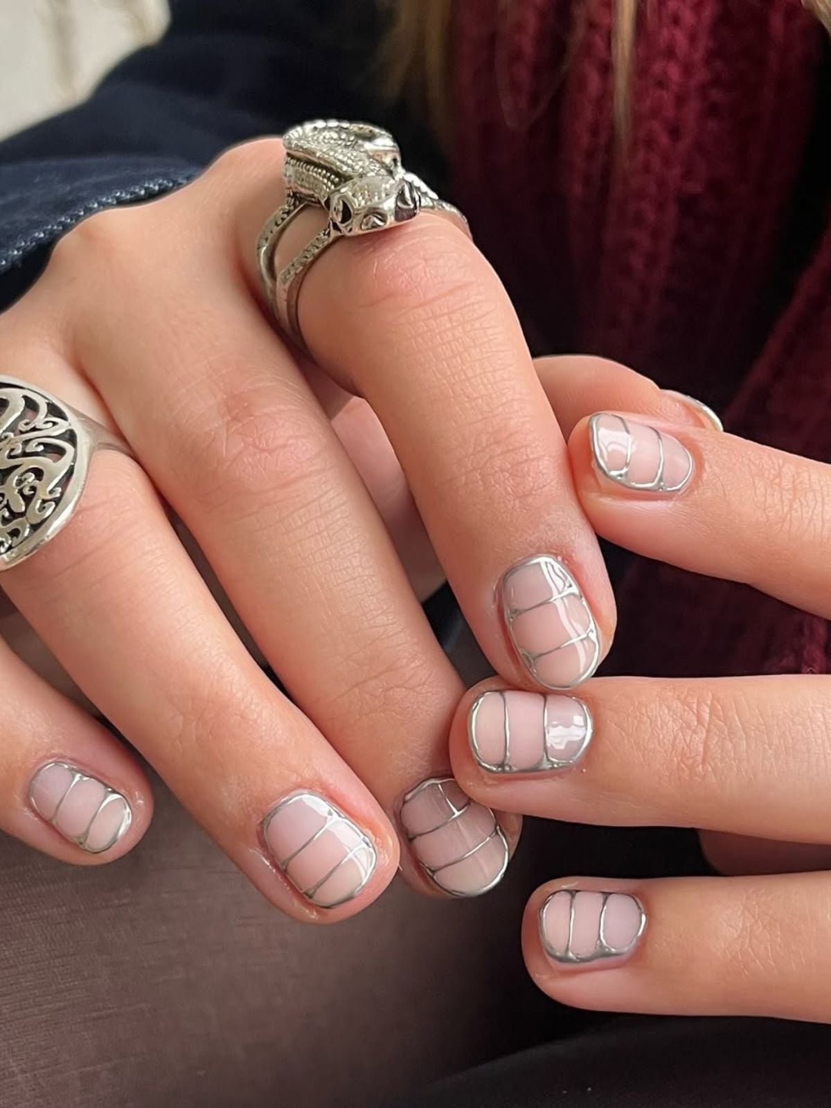 Milky Pink Short Soft Square With Silver Grid Milky Pink Short Soft Square With Silver Grid — Simple Short Nail Art