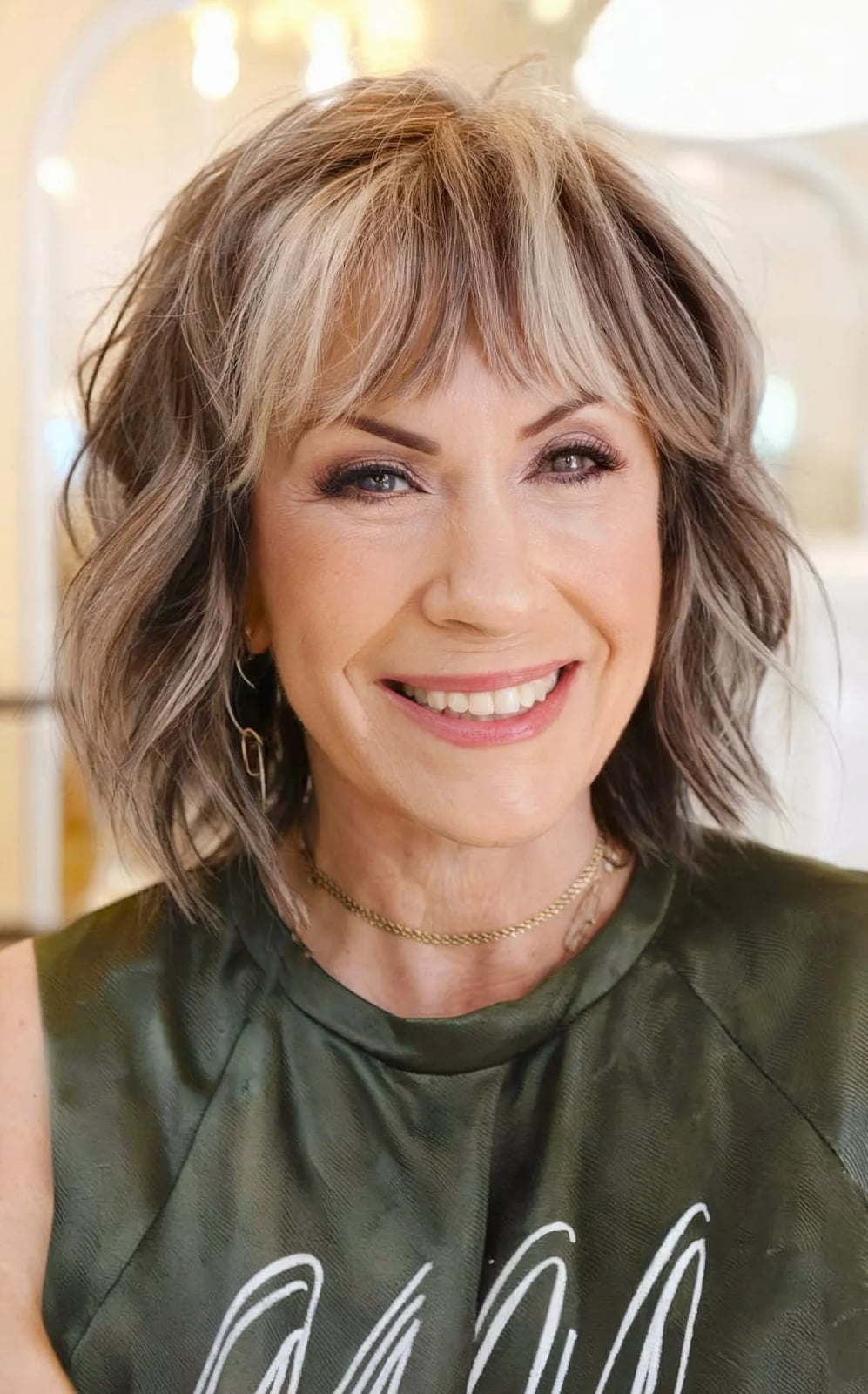 Collarbone Ash Blonde Shag Long Bangs Collarbone Ash Blonde Shag Long Bangs — Simple Short Shag