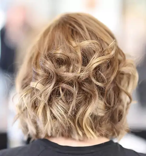 Collarbone Shag With Blonde Highlights Collarbone Shag With Blonde Highlights — Simple Short Shag