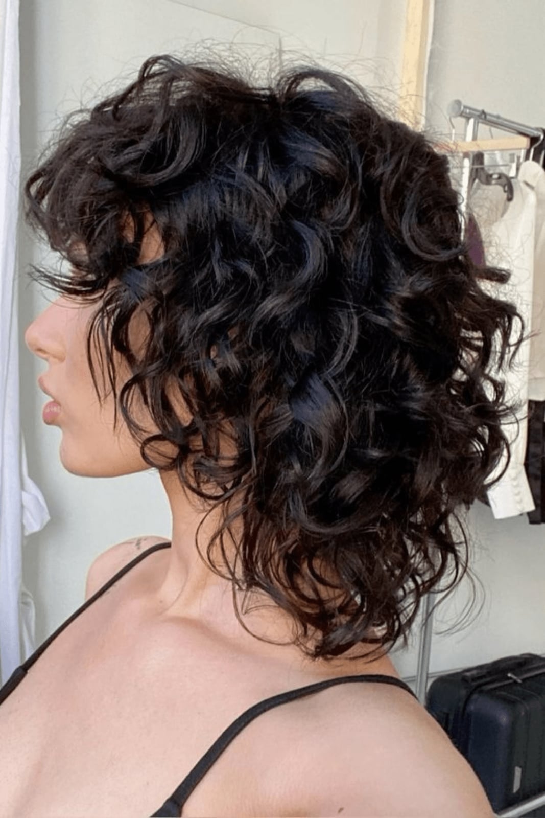Collarbone Shag With Curly Texture Collarbone Shag With Curly Texture — Simple Short Shag