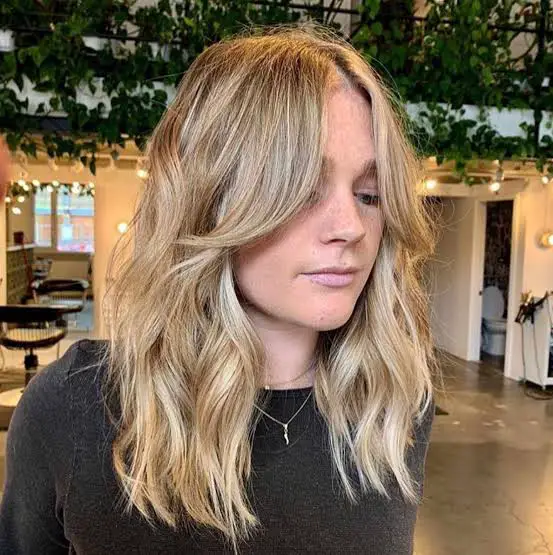 Collarbone Long Layers With Curtain Bangs, Wavy Collarbone Long Layers With Curtain Bangs, Wavy — Simple Shoulder Length Haircuts