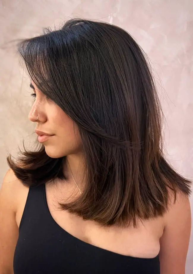 Collarbone Dark Brown Subtle Ombre Flipped Ends Collarbone Dark Brown Subtle Ombre Flipped Ends — Simple Shoulder Length Haircuts
