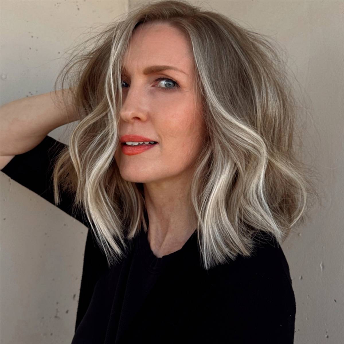 Shoulder Length Layered Blonde With Side-Swept Bangs Shoulder Length Layered Blonde With Side-Swept Bangs — Simple Shoulder Length Haircuts
