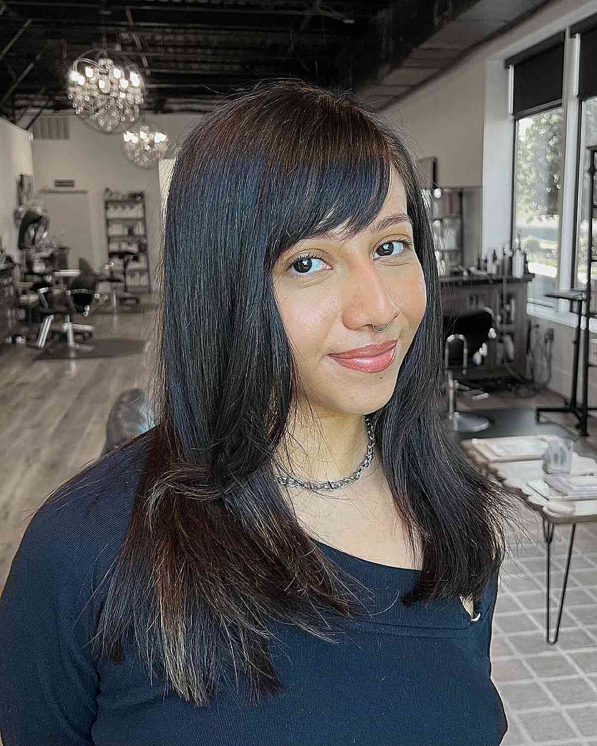 Collarbone Layers With Side Swept Bangs Collarbone Layers With Side Swept Bangs — Simple Side Part Bangs