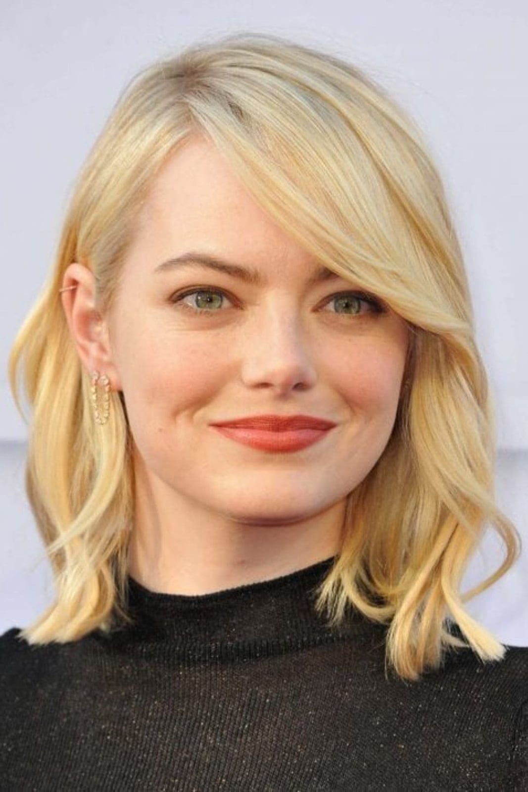 Ash Blonde Lob With Loose Waves Ash Blonde Lob With Loose Waves — Simple Side Part Bangs