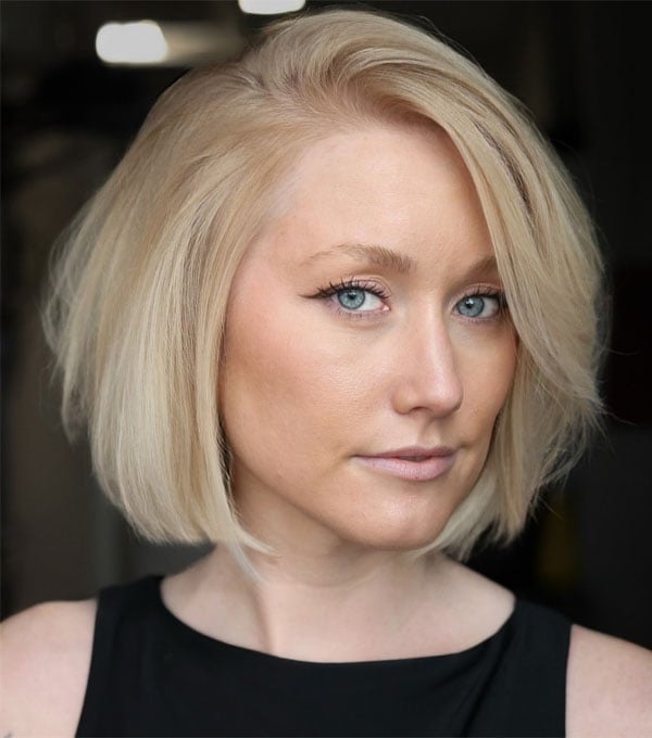 Platinum Blonde Bob With Side Swept Bangs Platinum Blonde Bob With Side Swept Bangs — Simple Side Part Bob