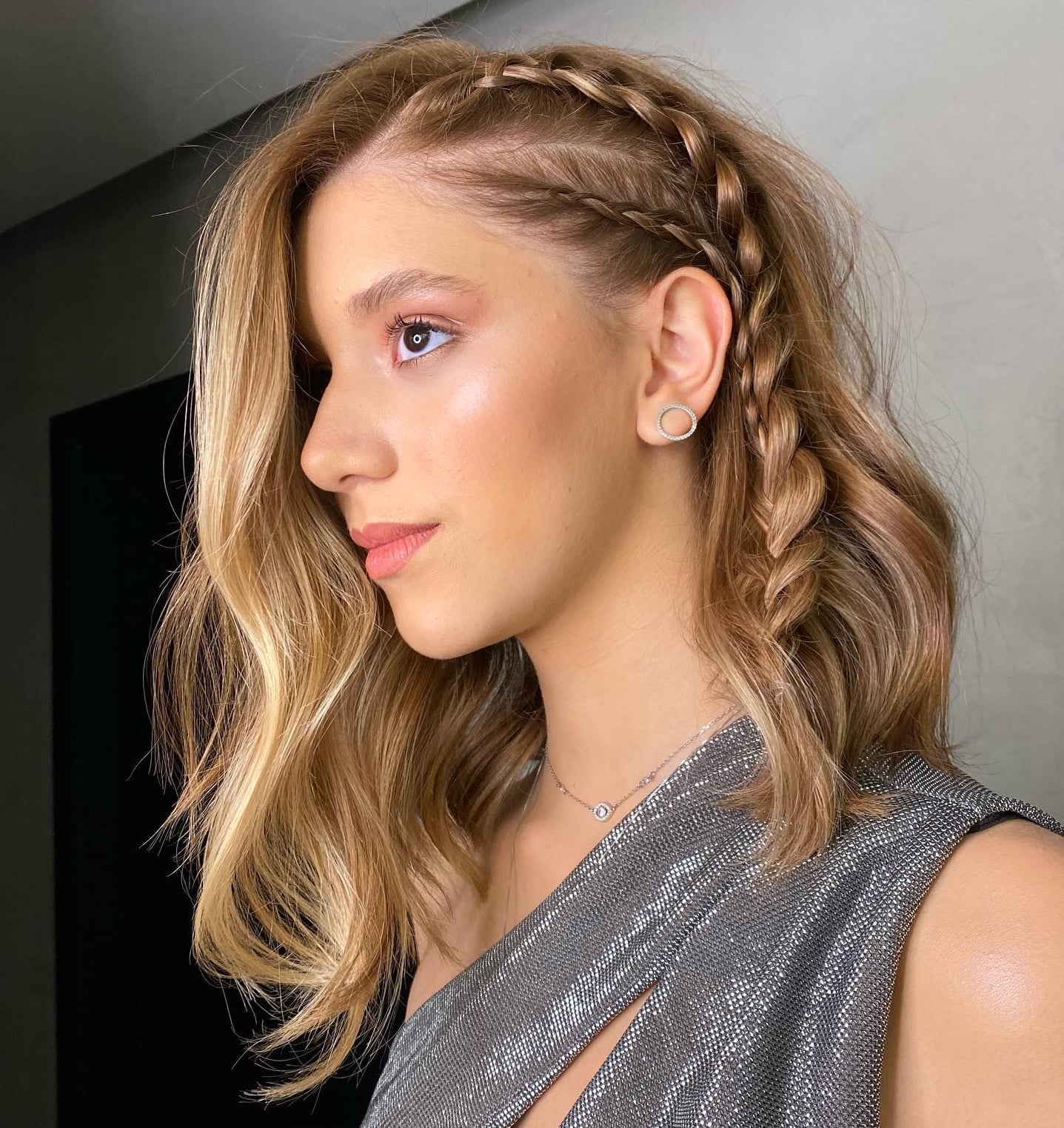 Collarbone Blonde Braid With Curtain Bangs — Simple Side Part Braids