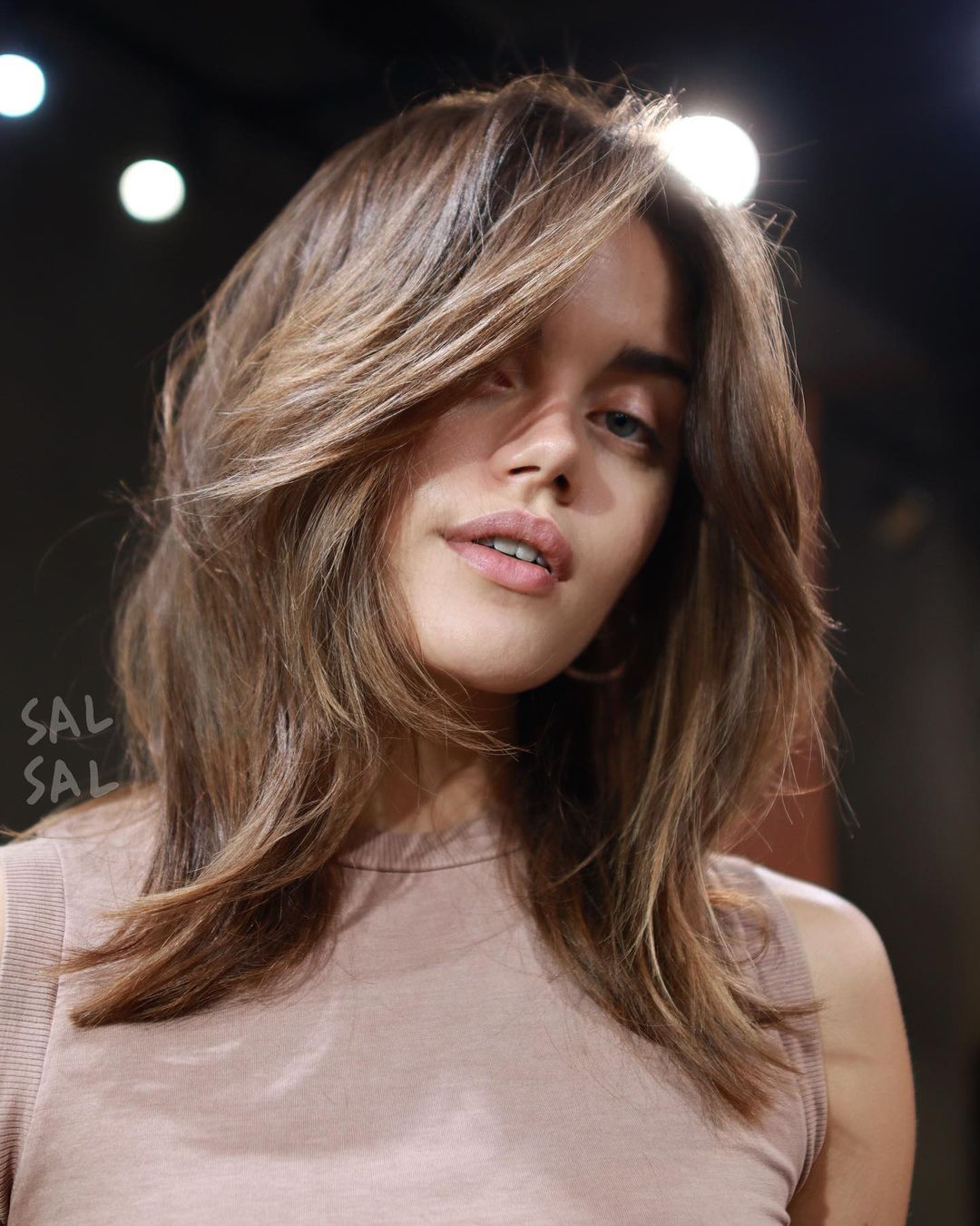 Collarbone Layered Cut With Side Swept Bangs — Simple Side Part Hairstyles