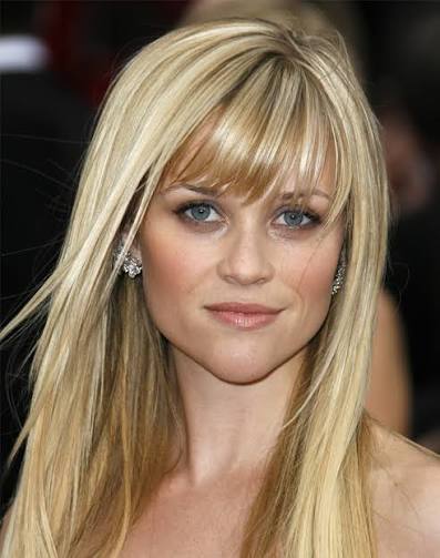 Platinum Blonde Layered Mid-Back Hair, Close-Up Take Platinum Blonde Layered Mid-Back Hair, Close-Up Take — Simple Side Swept Bangs