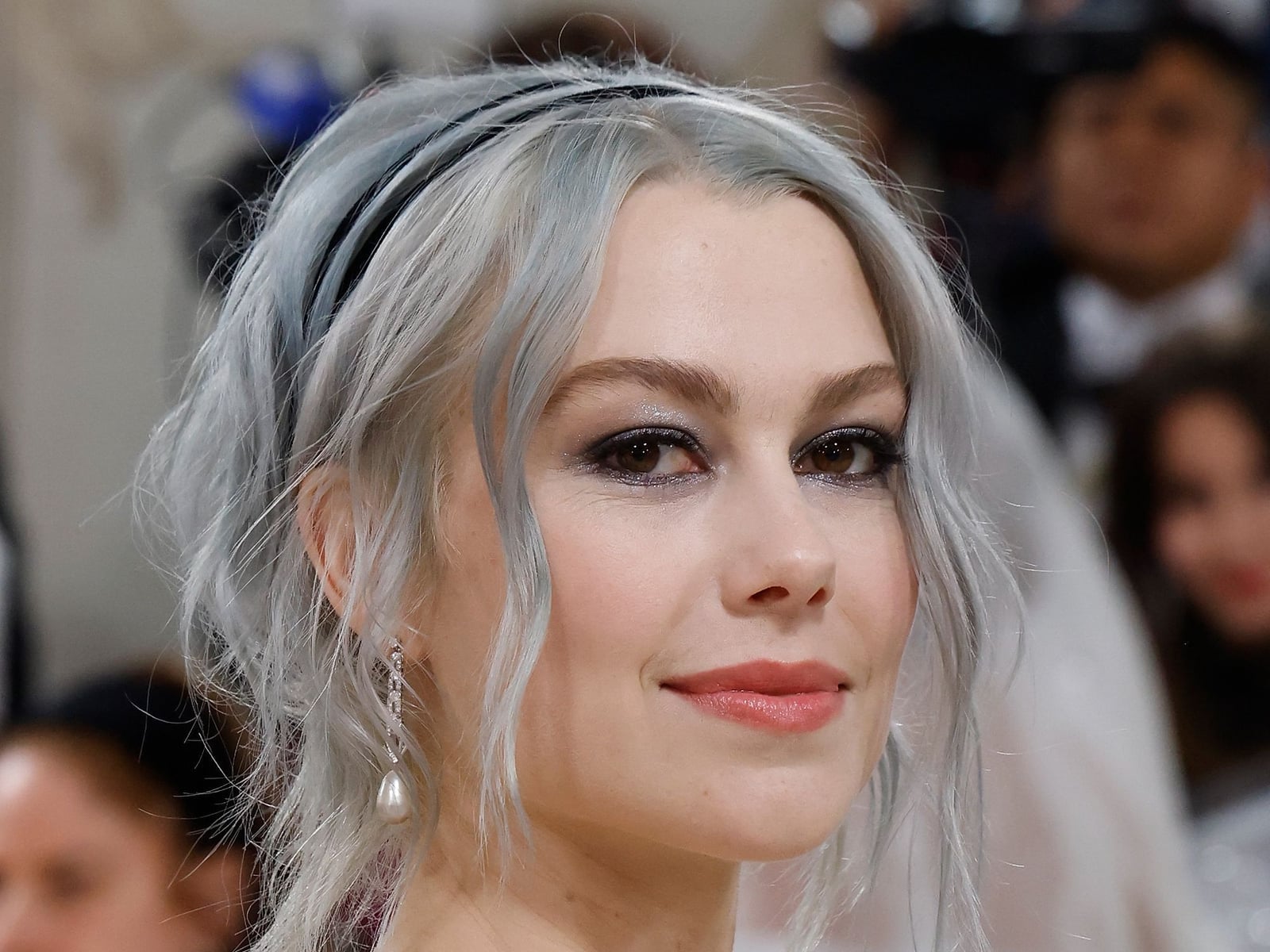 Shoulder Shag With Air-Dried Silver — Simple Silver Highlights