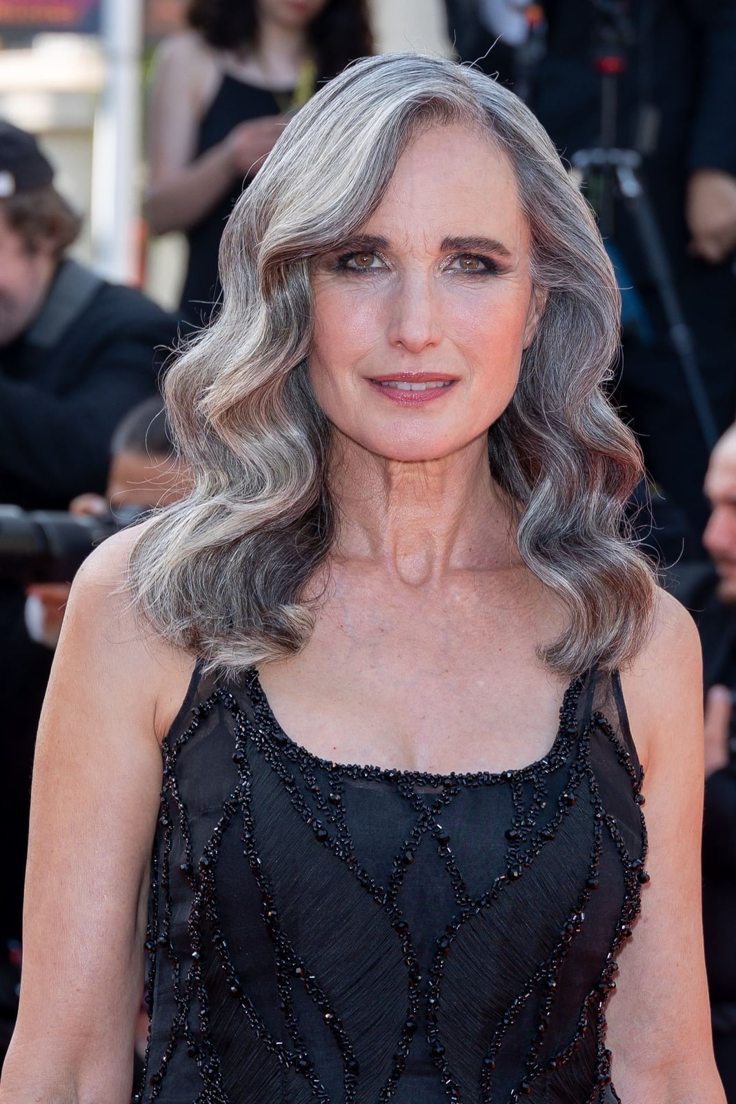 Collarbone Waves With Silver Highlights — Simple Silver Highlights