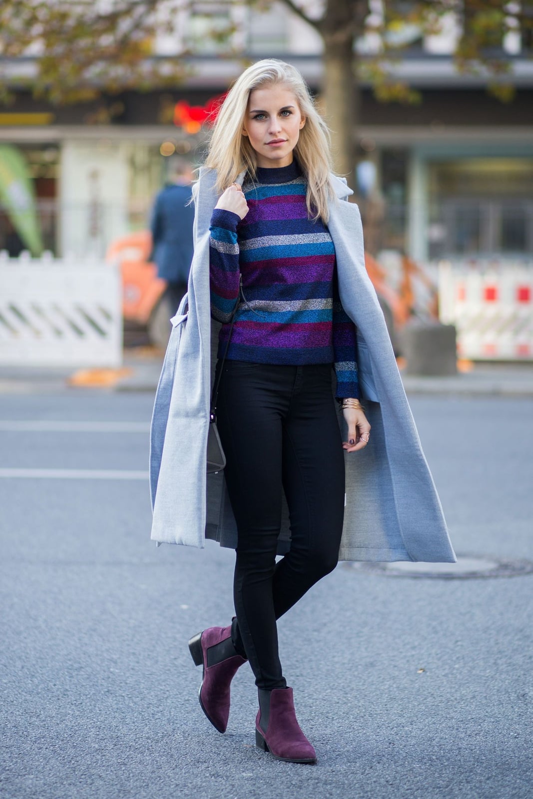 Gray Long Coat Over Black Skinny Jeans Gray Long Coat Over Black Skinny Jeans — Simple Skinny Jeans Outfits