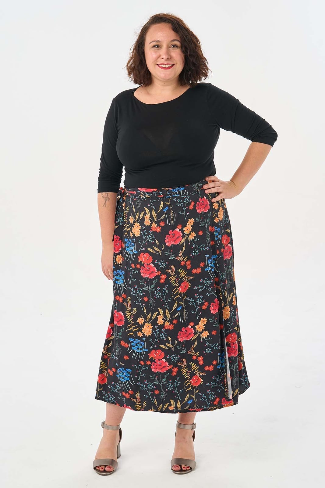 Wrap Skirt Sewing Pattern, Close-Up Take Wrap Skirt Sewing Pattern, Close-Up Take — Simple Skirt Outfit Plus Size