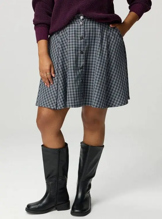 Gray Plaid Flared Skirt Look Gray Plaid Flared Skirt Look — Simple Skirt Outfit Plus Size