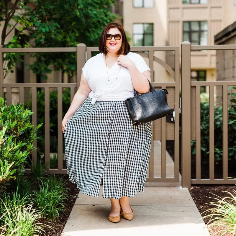 Gingham A-line Midi Skirt Look Gingham A-line Midi Skirt Look — Simple Skirt Outfit Plus Size