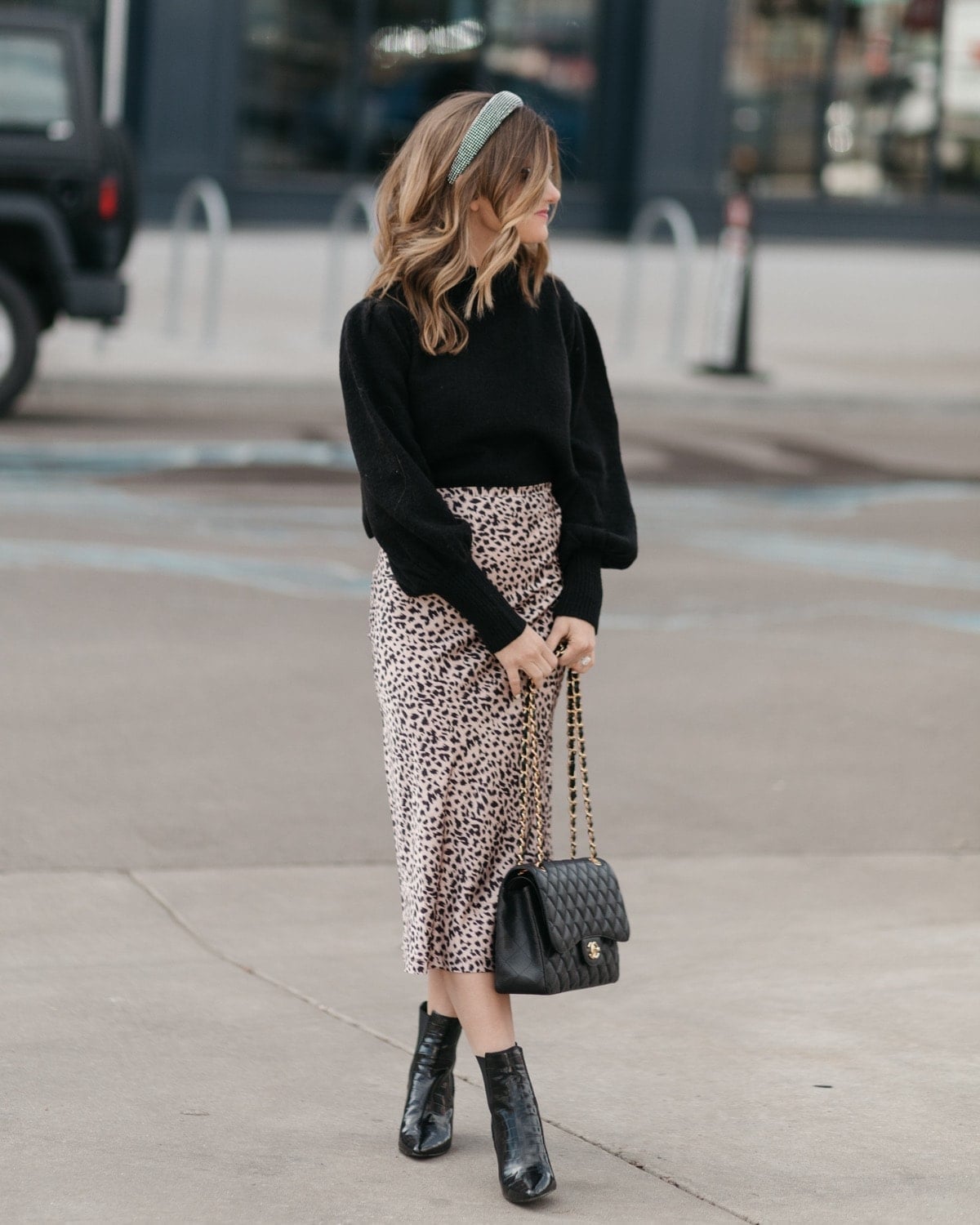 Leopard Print Pencil Skirt with Balloon Sleeve Sweater Leopard Print Pencil Skirt with Balloon Sleeve Sweater — Simple Skirt Outfit Work