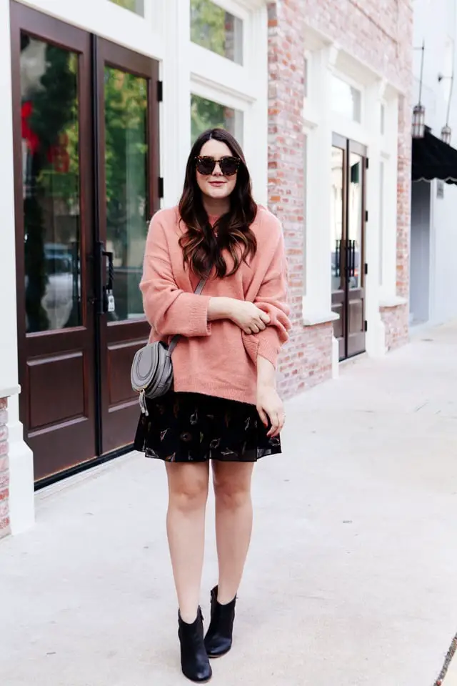 Pink Oversized Sweater with Printed Mini Skort Pink Oversized Sweater with Printed Mini Skort — Simple Skort Outfits