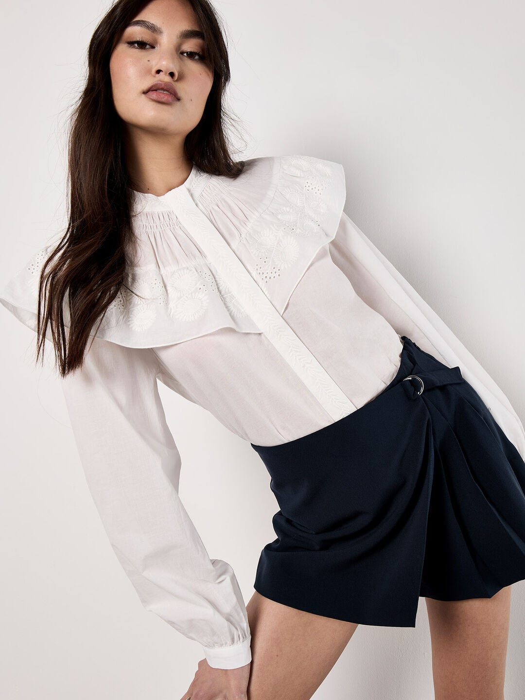 Ruffled Blouse and Navy Wrap Skort with Heels Ruffled Blouse and Navy Wrap Skort with Heels — Simple Skort Outfits