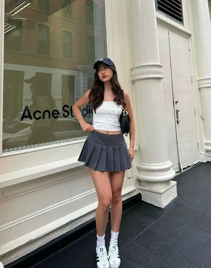 Gray Pleated Skort with Tie-Front Tank and Cap Gray Pleated Skort with Tie-Front Tank and Cap — Simple Skort Outfits